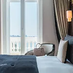 Regina Experimental فندق 5*